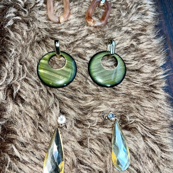 Chic Chunky Dangly Earing set - Picture 3 of 8